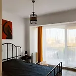 Mav Hanul Cu Peste شقة *