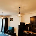 Mav Hanul Cu Peste شقة